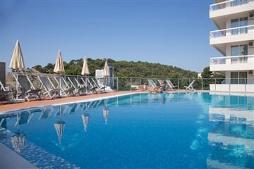Hotel SATO, Sutomore